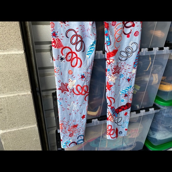 Lularoe Leggings Gray Red Fire Works Size One - Picture 11 of 13